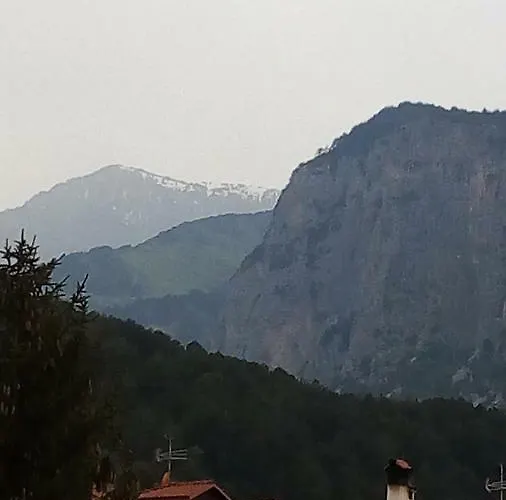 Big Next To Olympus Mountain 公寓 里托楚伦